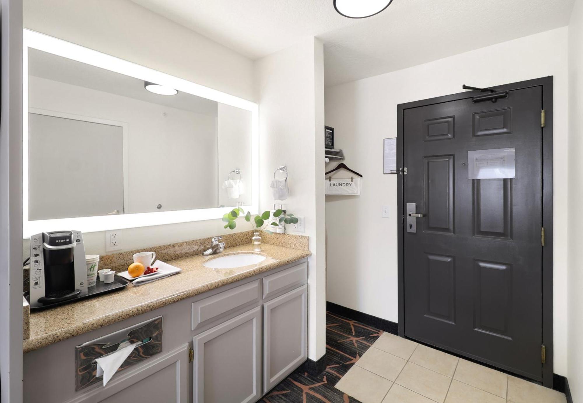 Holiday Inn Redding By Ihg Eksteriør billede